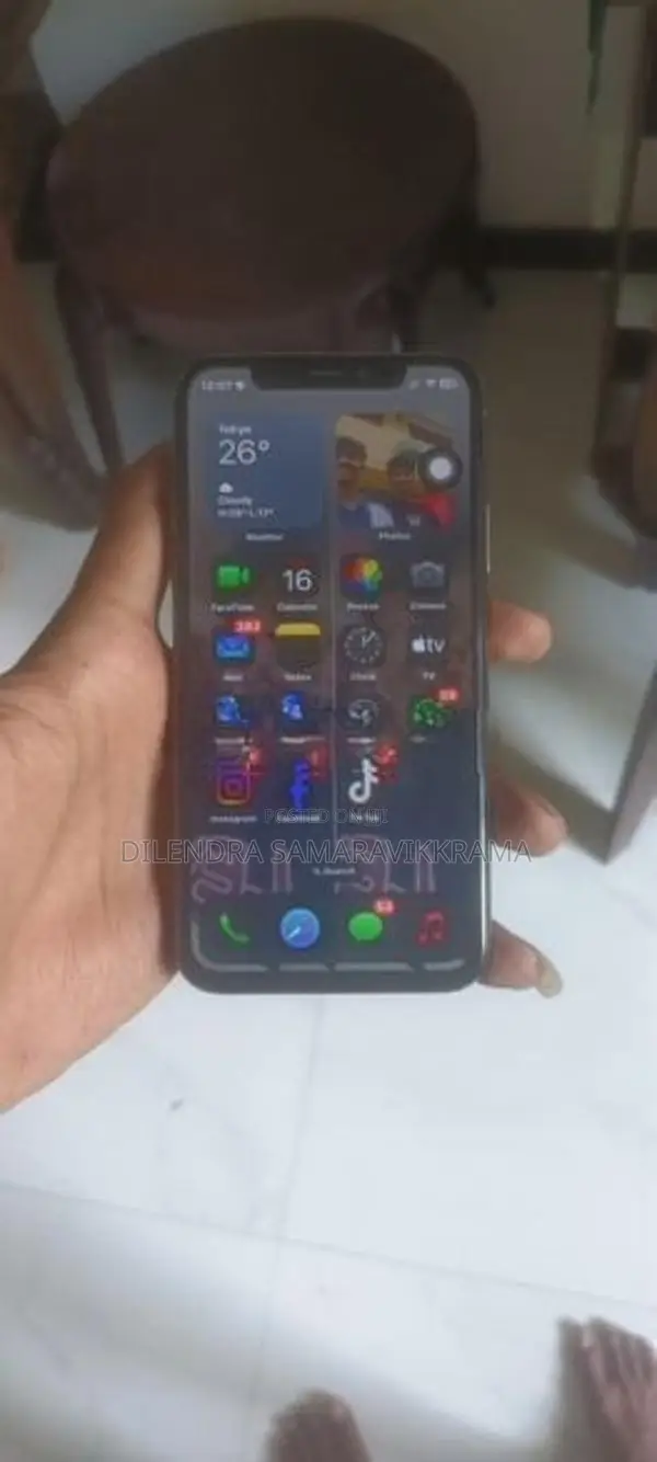 Apple iPhone XS (Used)
