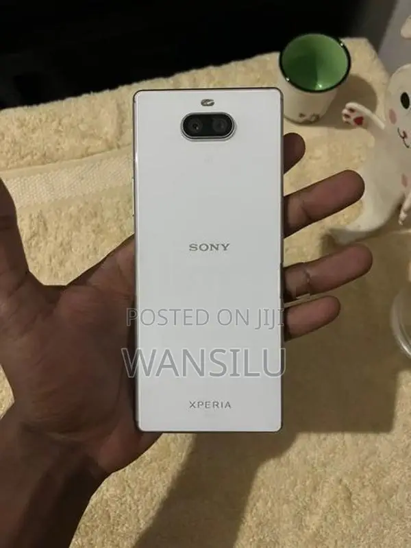 Sony Xperia 8 (Used)