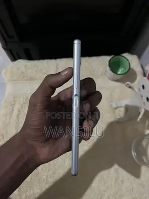 Sony Xperia 8 (Used)