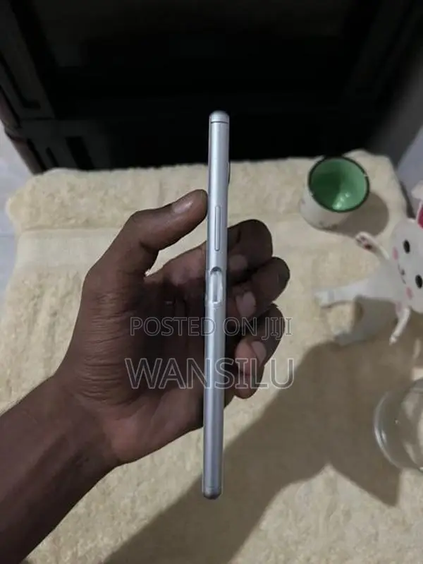 Sony Xperia 8 (Used)