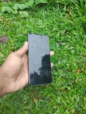 Samsung Galaxy S21 (Used)