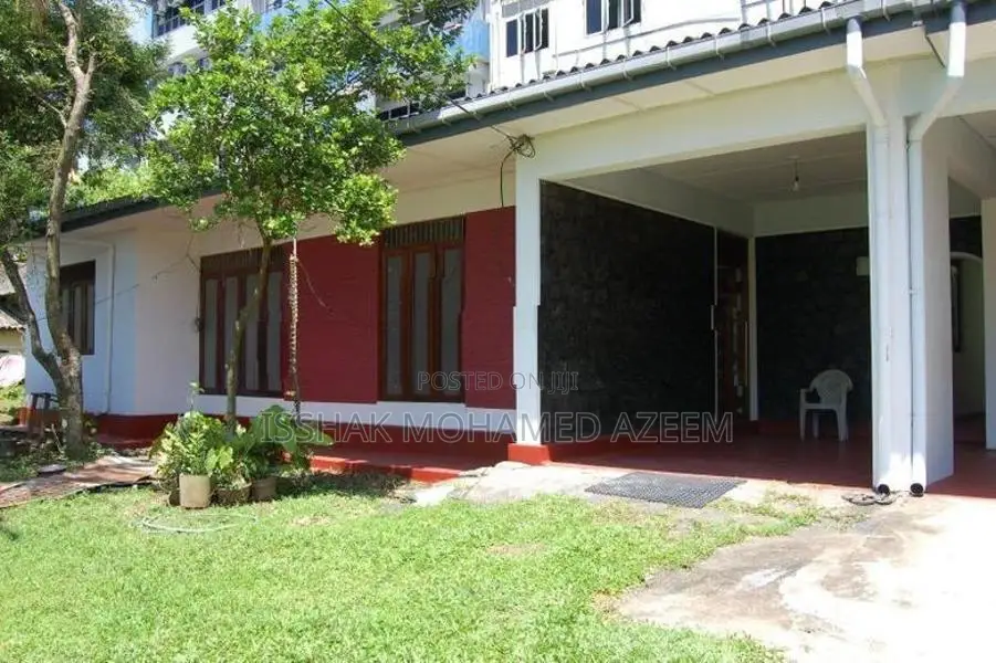 3B/R House Semi-Furnished For Rent In Mount Lavinia
