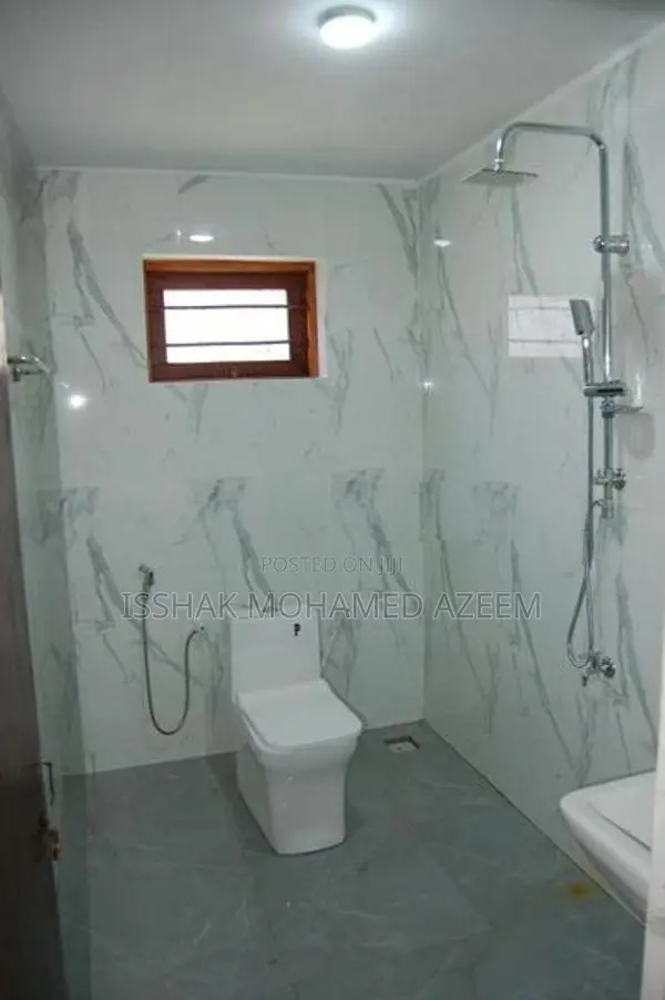 3B/R House Semi-Furnished For Rent In Mount Lavinia