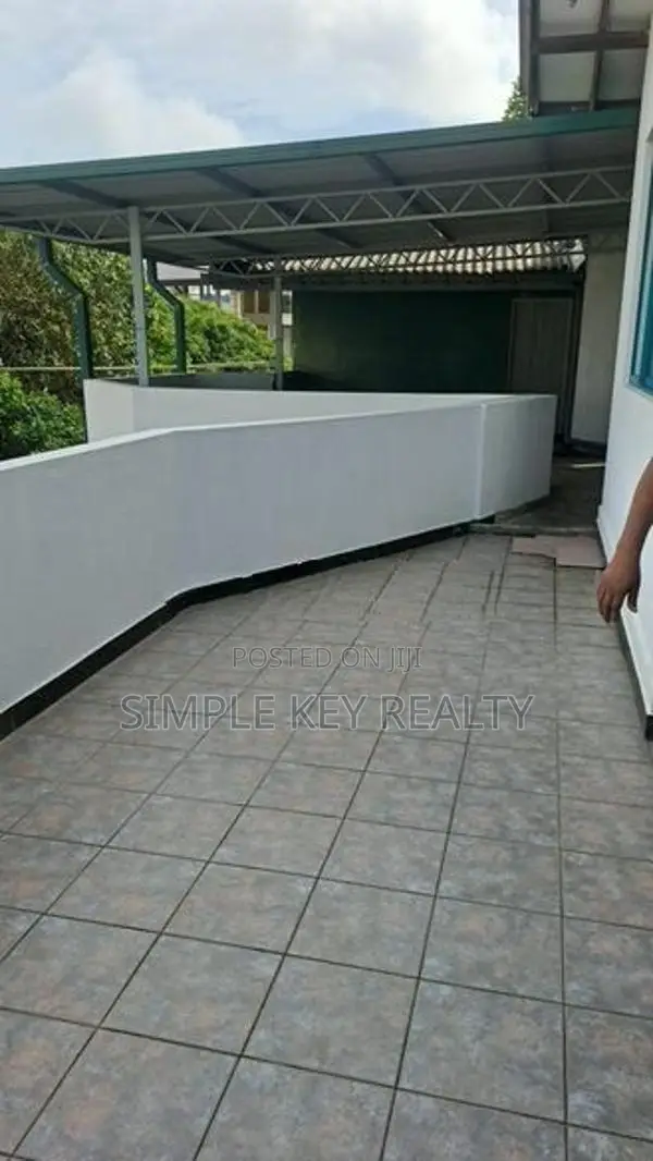 Commercial Building for Sale in Mount Lavinia