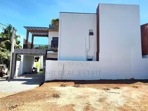 Architectural Designed Luxury Three Story House In Piliyandala