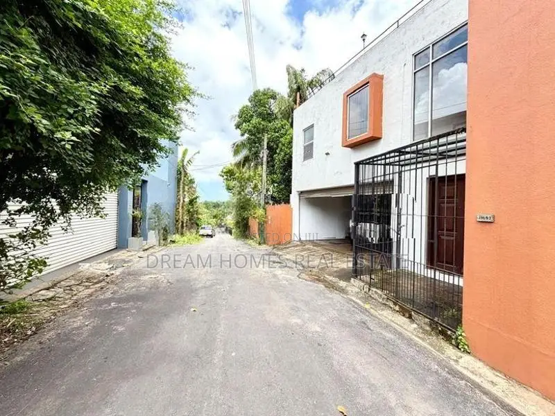 Two-Storey Family House For Sale – Thalawathugoda In Talawatugoda