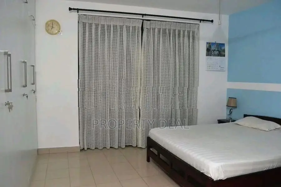 Elegant Family Home for Sale in Colombo 05 -Pdh413