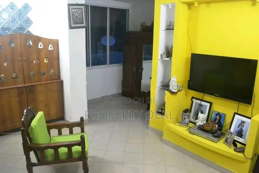 Elegant Family Home for Sale in Colombo 05 -Pdh413