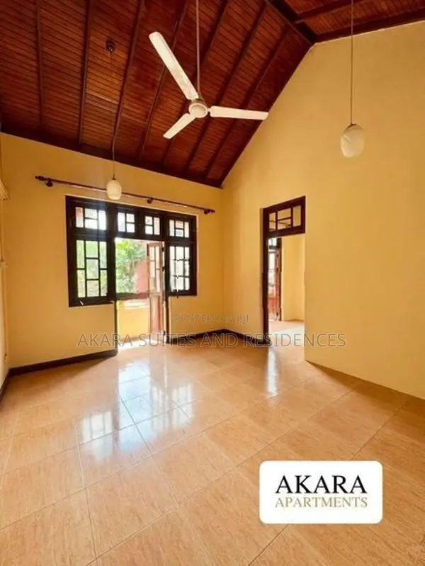 4,500 sq.ft - Unfurnished House For Rent HL56240 In Colombo 6