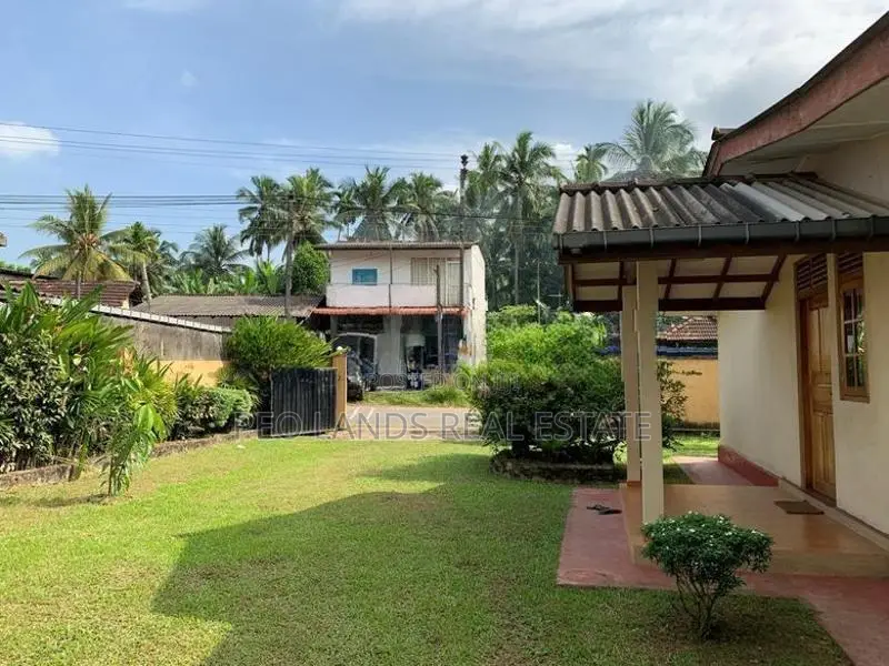 (AL357) 31 Perch Land with House for Sale in Pitipana