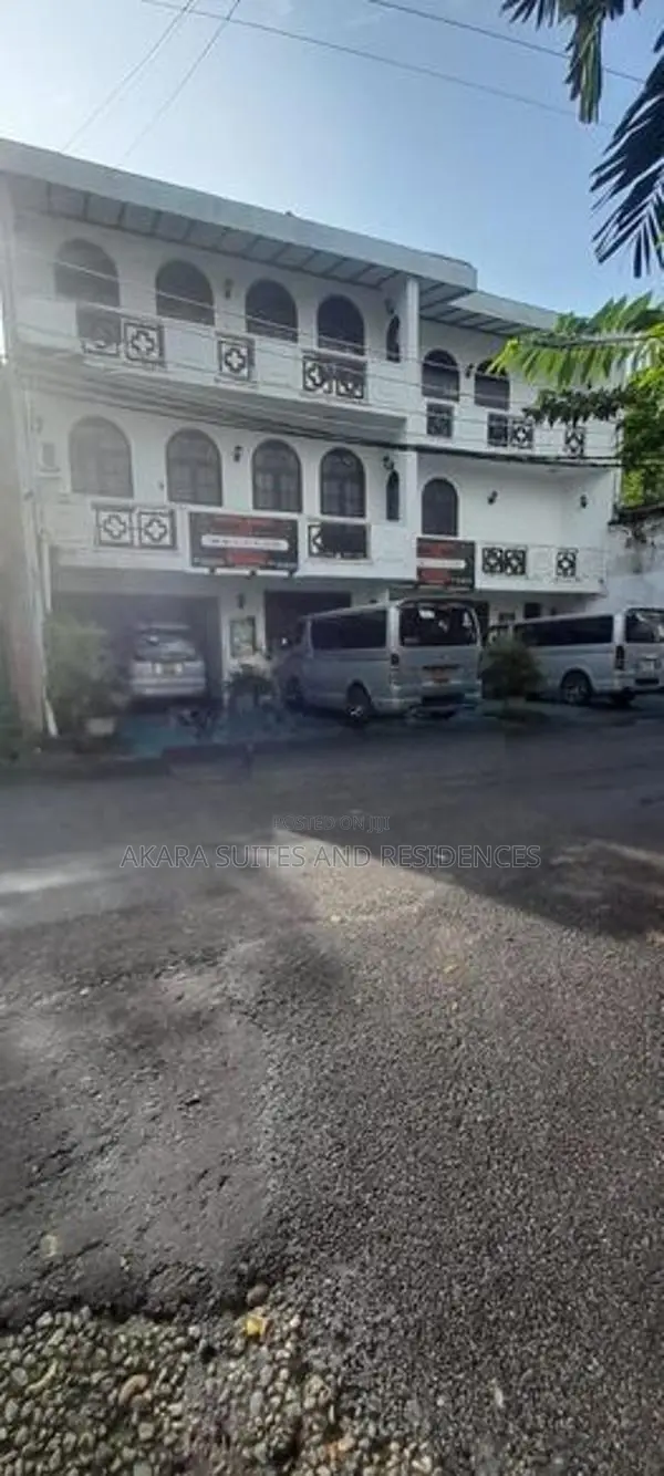 12,000 sq.ft - Unfurnished House For Rent HL55987 In Battaramulla
