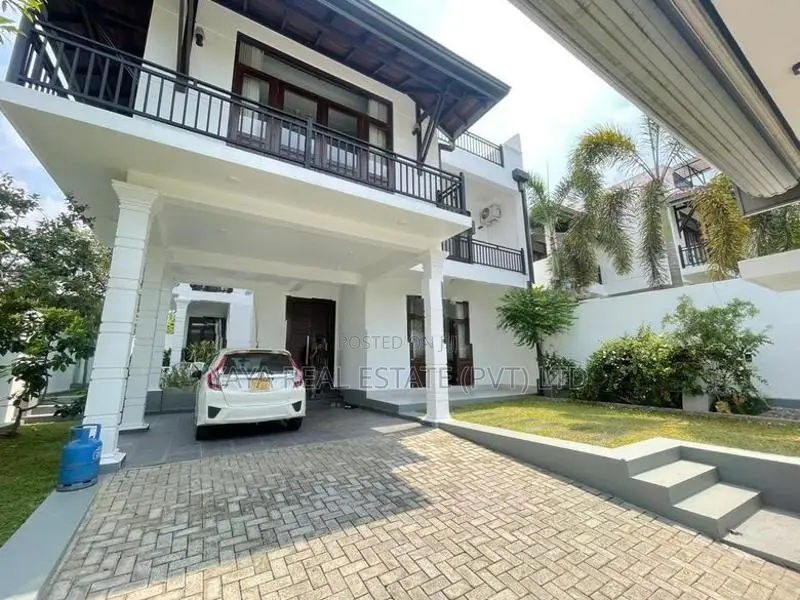 Luxury House For Sale IN Athurugiriya