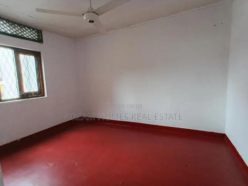 Near Highlevel Rd For Accomodation Or Office Nugegoda
