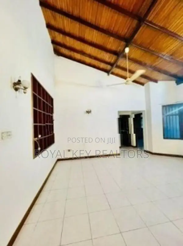 07 Bedroom - Unfurnished House For Rent In Nawala