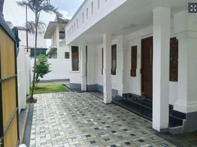 5,000 Sq Ft Unfurnished Restaurant Space for Rent in Mount Lavinia