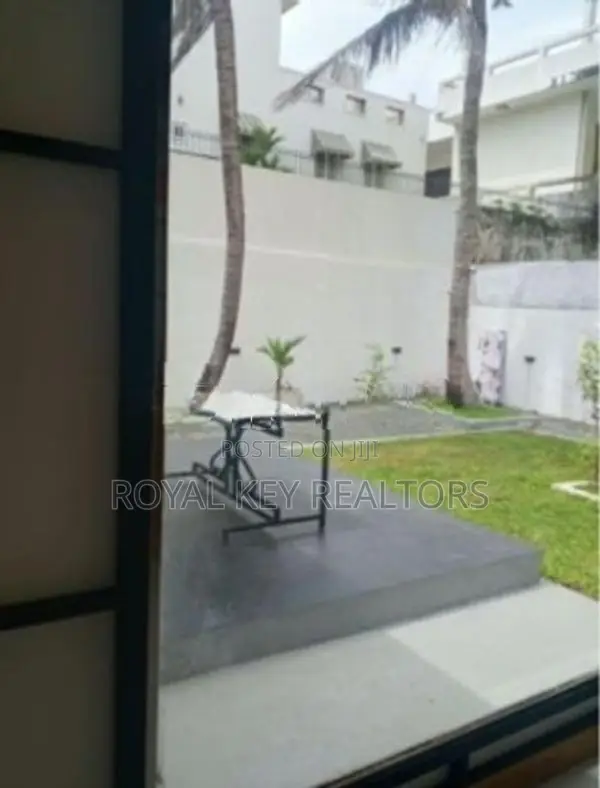 5,000 Sq Ft Unfurnished Restaurant Space for Rent in Mount Lavinia