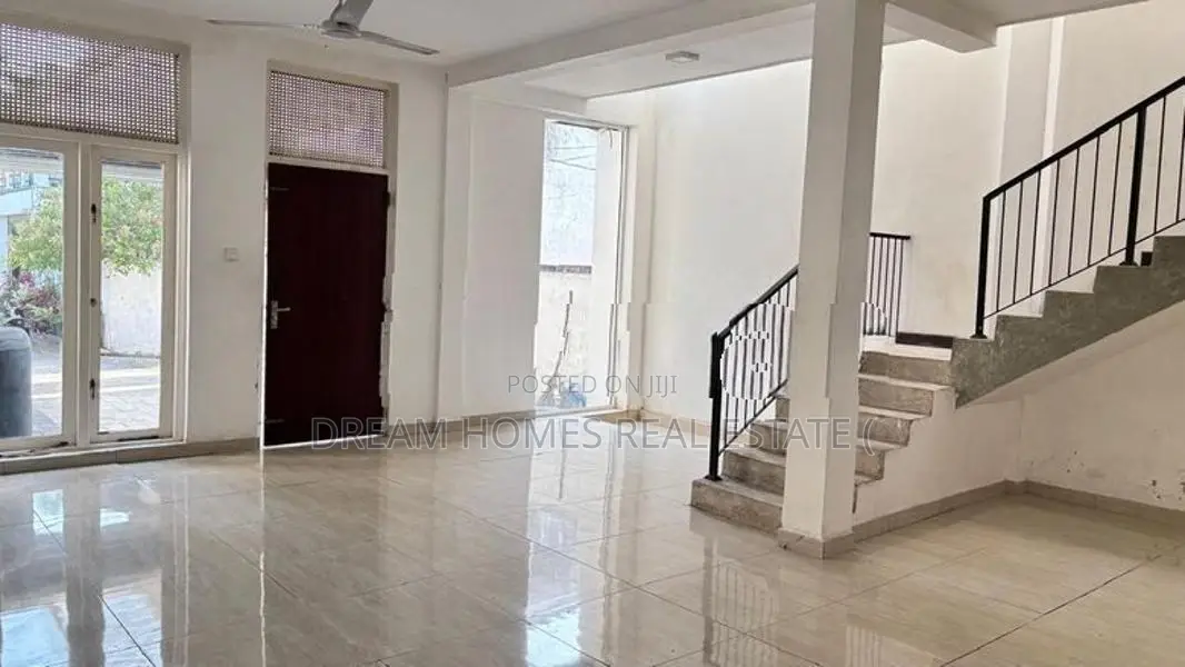 3 Storey House For Sale IN Thalawathugoda Talawatugoda