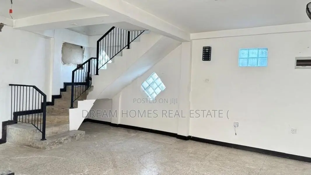 3 Storey House For Sale IN Thalawathugoda Talawatugoda