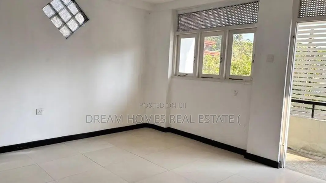 3 Storey House For Sale IN Thalawathugoda Talawatugoda