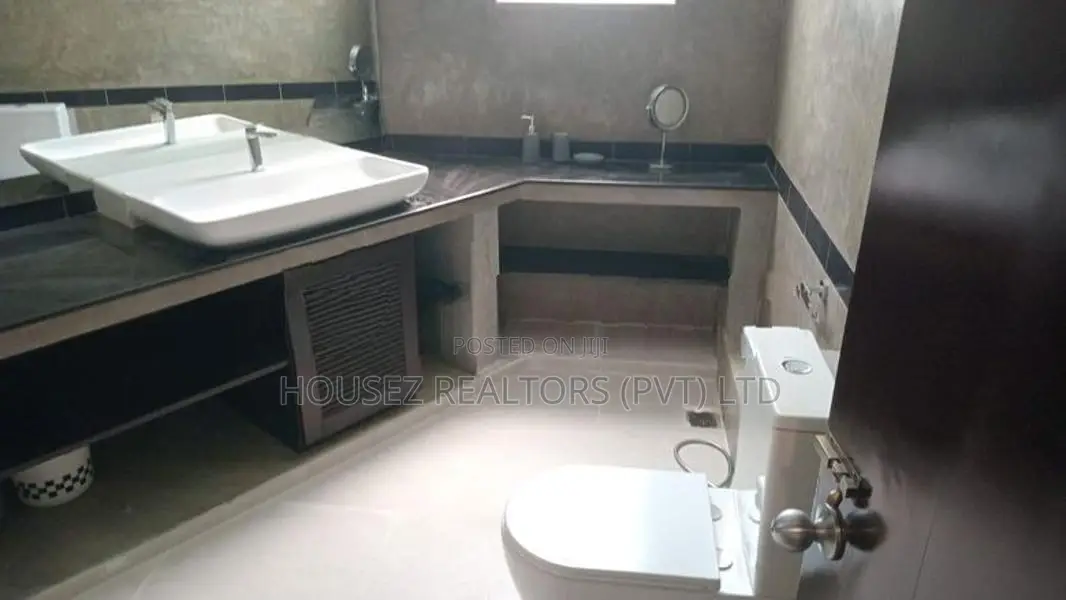 Luxury 4-Bedroom House For Rent – Pipe Road, Battaramulla