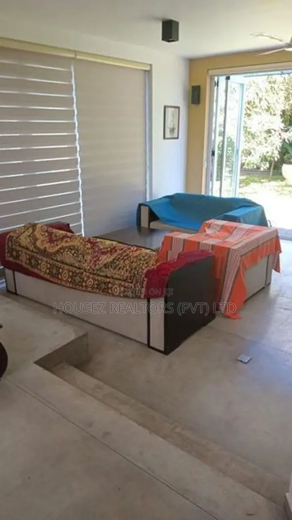 Luxury 4-Bedroom House For Rent – Pipe Road, Battaramulla