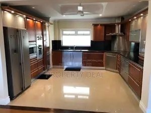 4 BR Luxury Penthouse For Rent In Colombo 07 PDA493