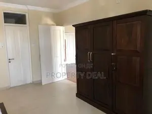 4 BR Luxury Penthouse For Rent In Colombo 07 PDA493