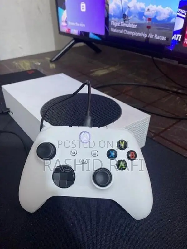Xbox Series S 512GB + 20” Monitor
