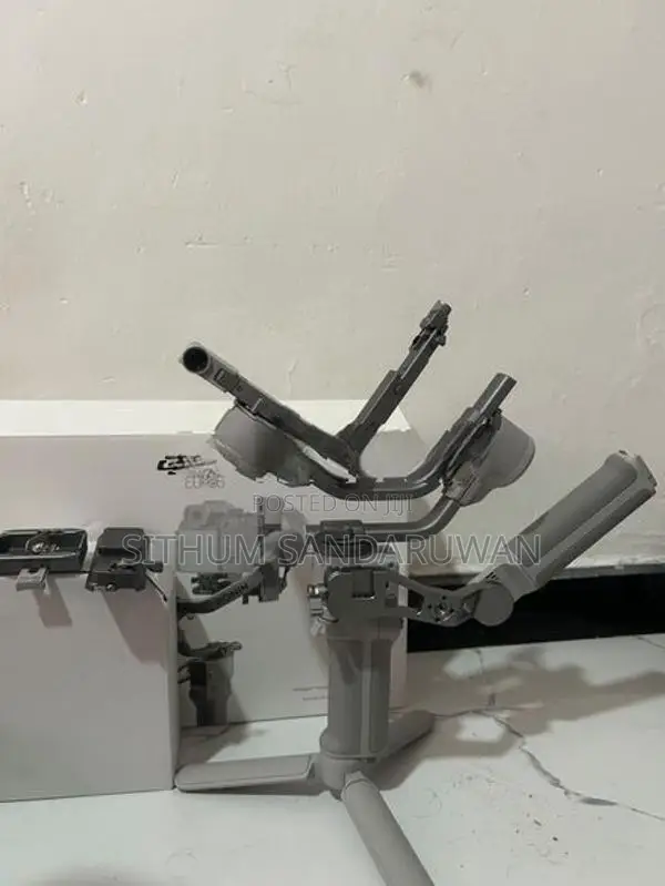 DJI RS 4 Mini Gimbal Stabilizer