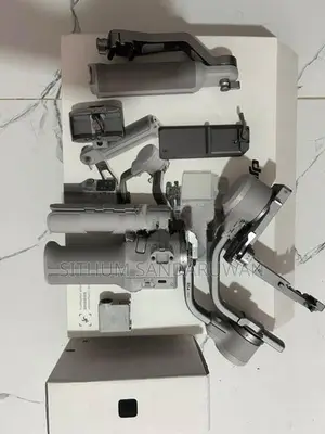 DJI RS 4 Mini Gimbal Stabilizer