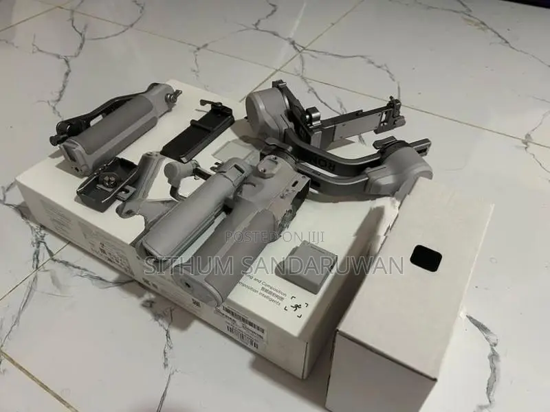 DJI RS 4 Mini Gimbal Stabilizer