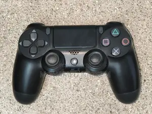 Playstation 4 Standard Edition