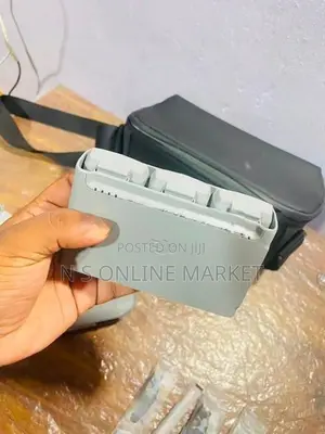 DJI mini 4 Drone Combo Pack
