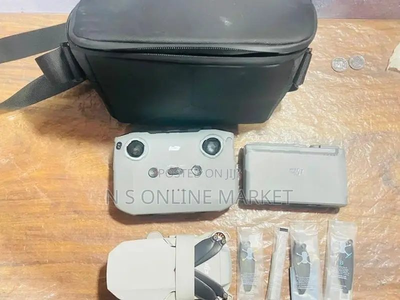 DJI mini 4 Drone Combo Pack