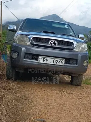 Toyota Hilux Smart Cab 2010 Pickup (Used)