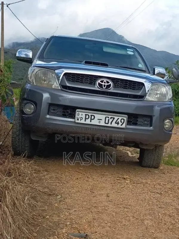 Toyota Hilux Smart Cab 2010 Pickup (Used)
