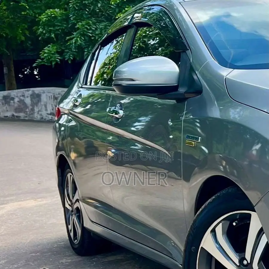 Honda Grace Ex 2016 Car (Used)
