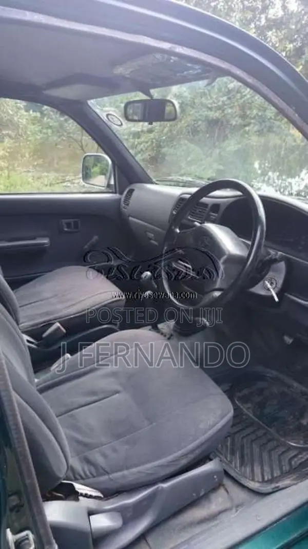 Toyota Hilux 2004 Pickup (Used)