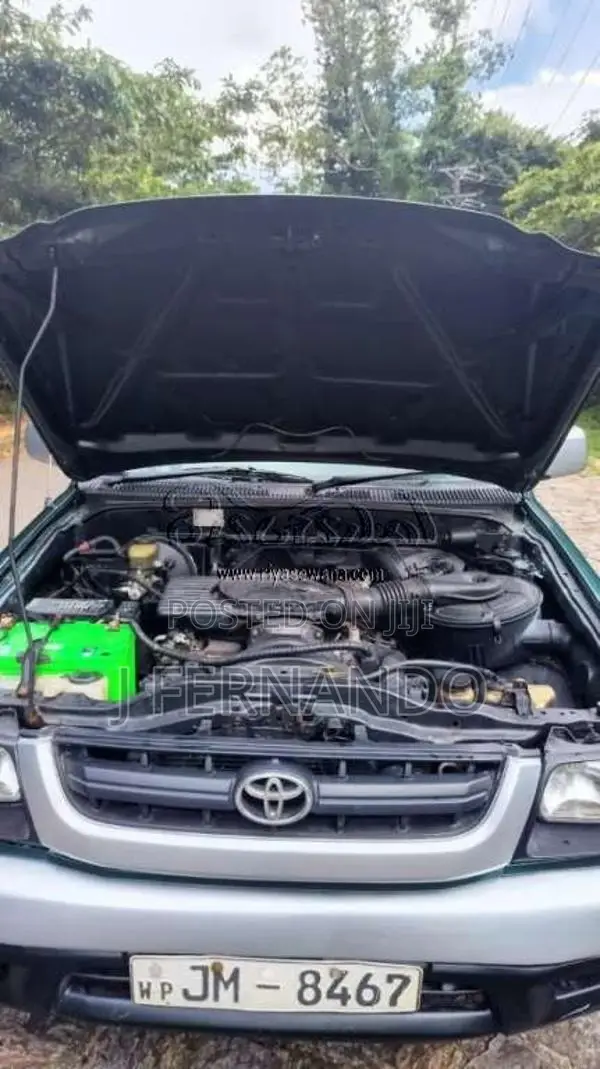 Toyota Hilux 2004 Pickup (Used)
