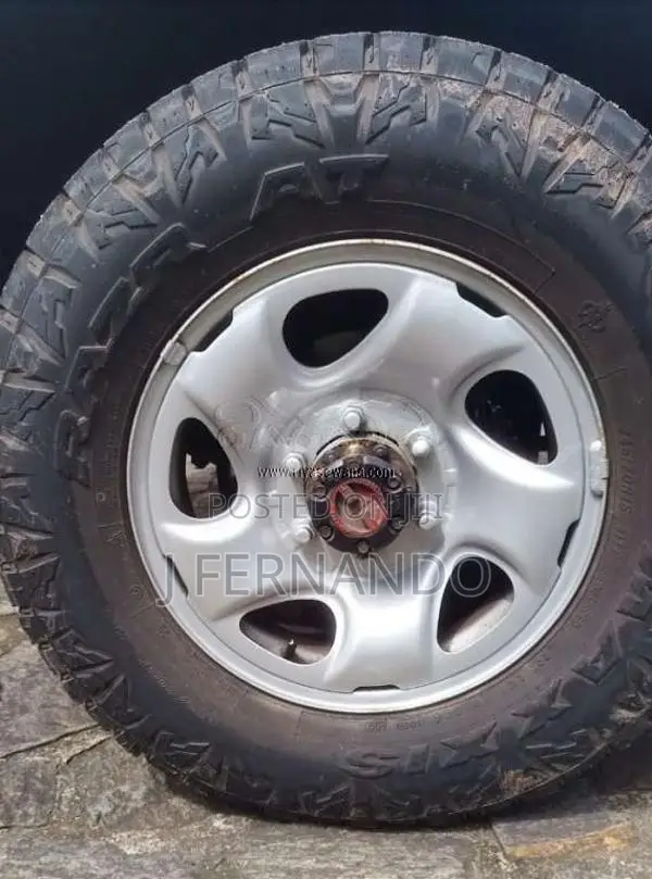 Toyota Hilux 2004 Pickup (Used)