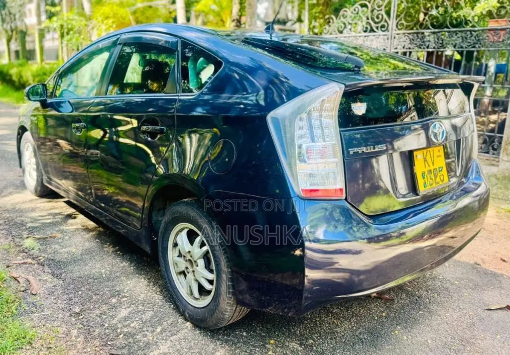 Toyota Prius 2011 Car (Used)