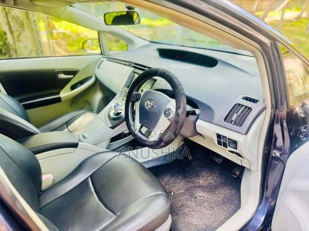 Toyota Prius 2011 Car (Used)
