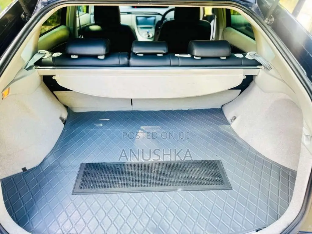 Toyota Prius 2011 Car (Used)