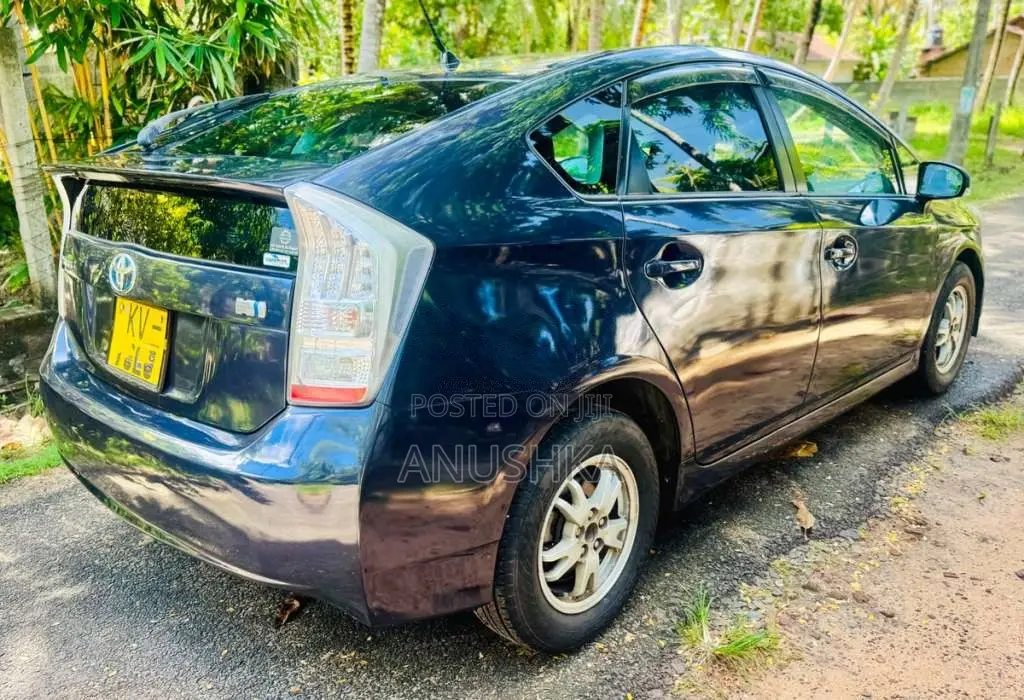 Toyota Prius 2011 Car (Used)