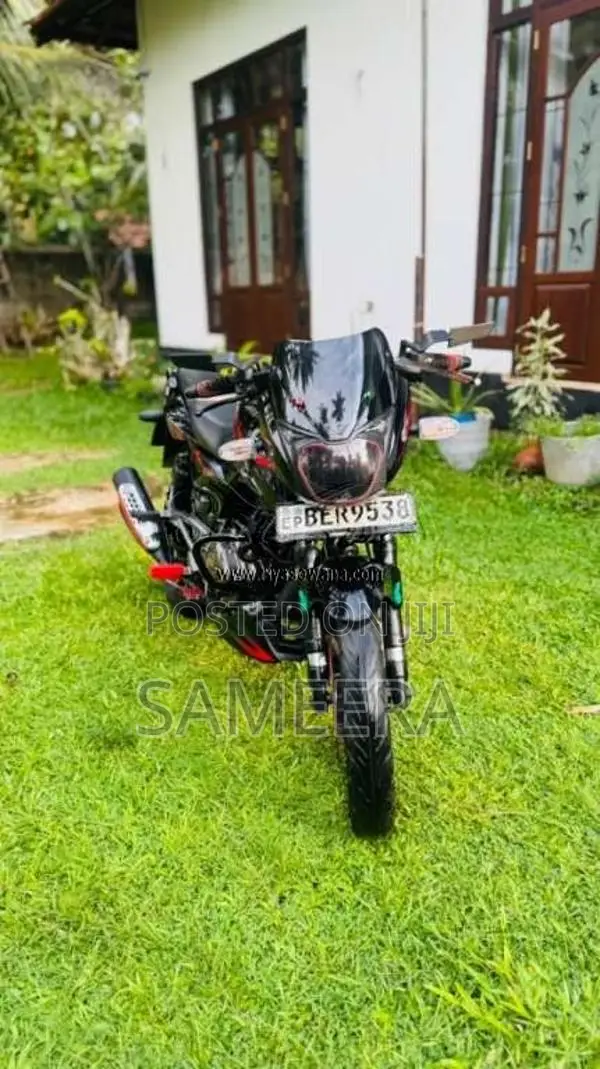 Bajaj Pulsar 180 2016 Motorbike (Used)