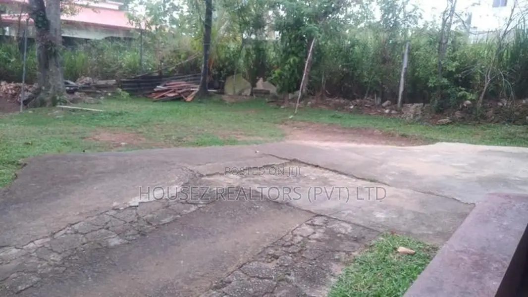 Spacious 5-Bedroom Two-Storey House For Sale Battaramulla