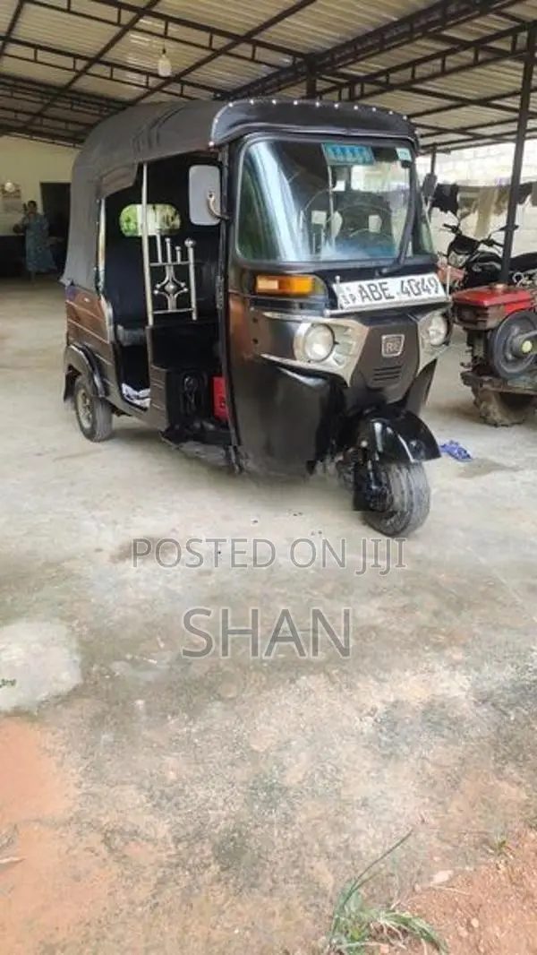Bajaj RE 4 Stroke 2026