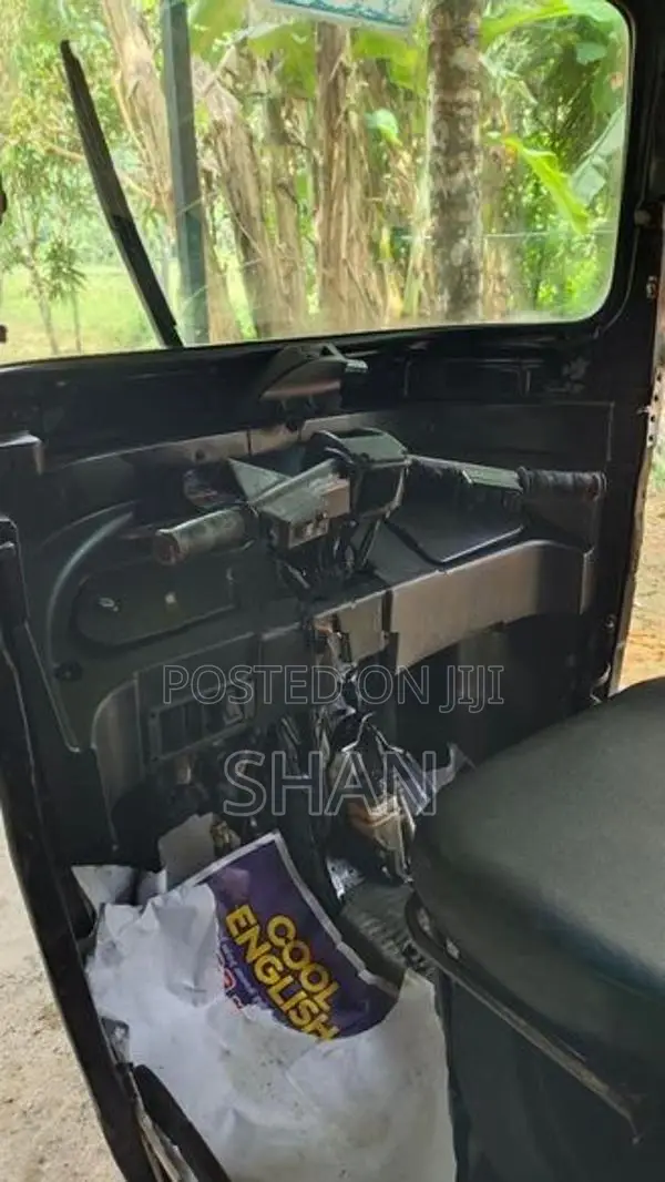 Bajaj RE 4 Stroke 2026