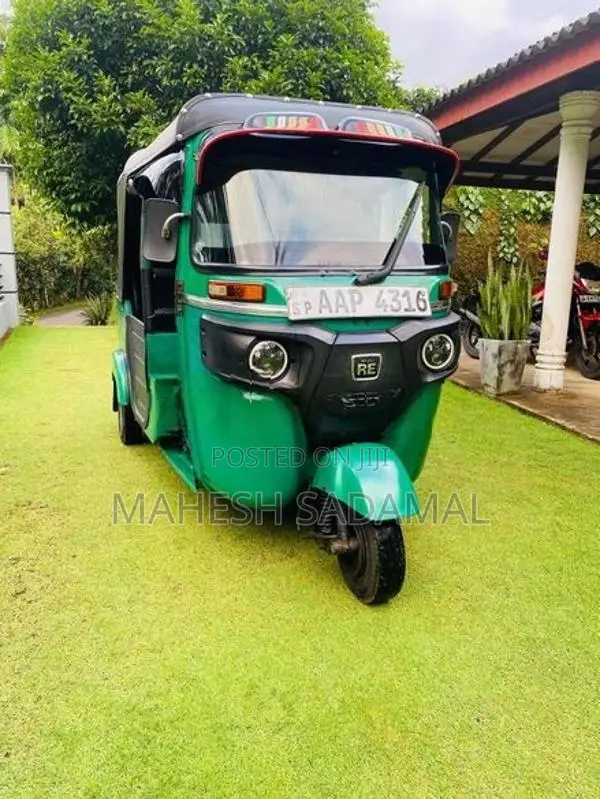 Bajaj RE 2015