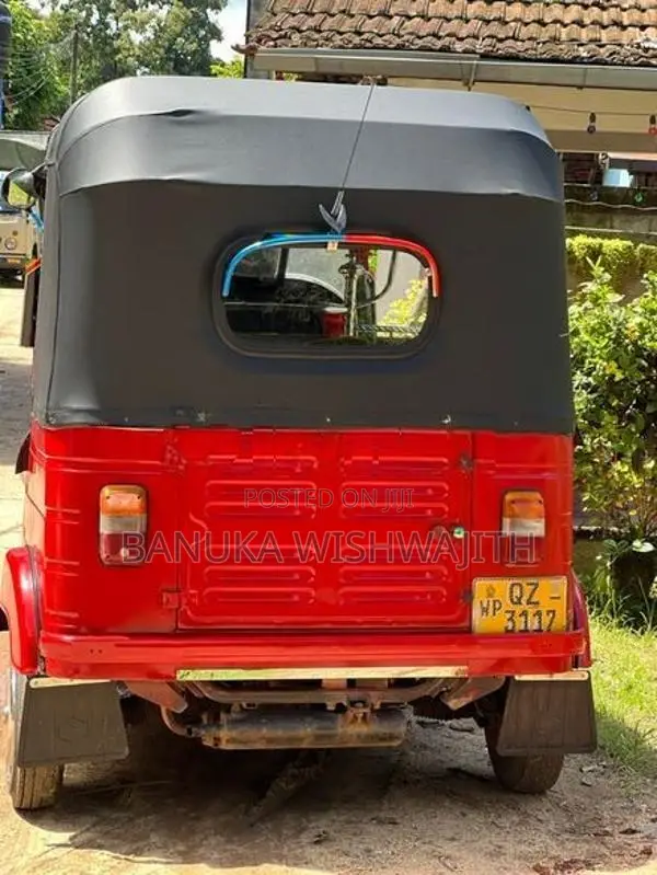 Bajaj RE 2010